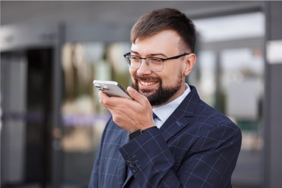 seo company cape town guide man using local voice search